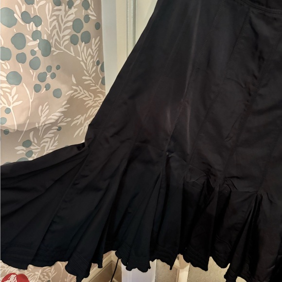 Marc Cain black pleated ruffled trim skirt - Picture 4 of 4